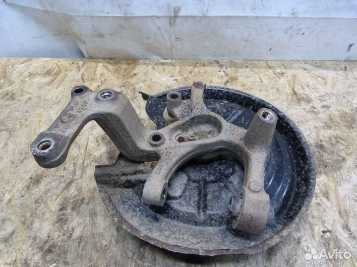 Кулак поворотный задний правый Skoda Octavia (A5 1