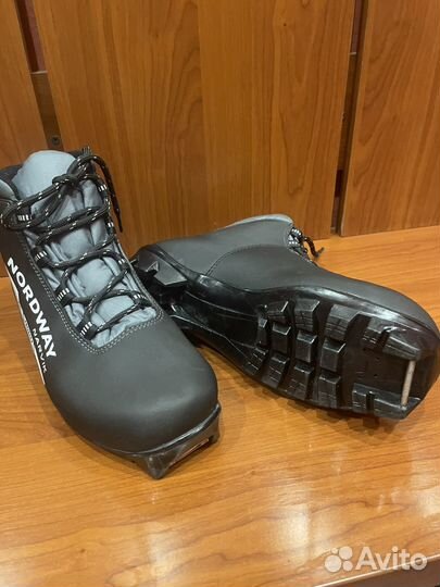 Лыжные ботинки 37 размер