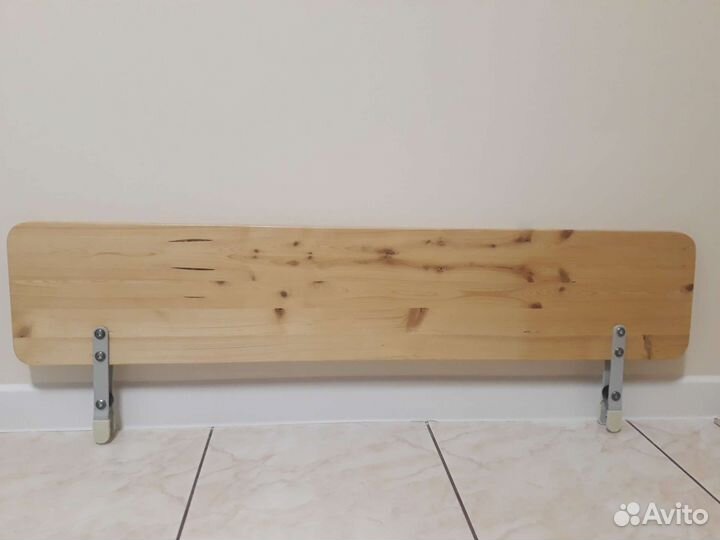 Защитный бортик для кровати