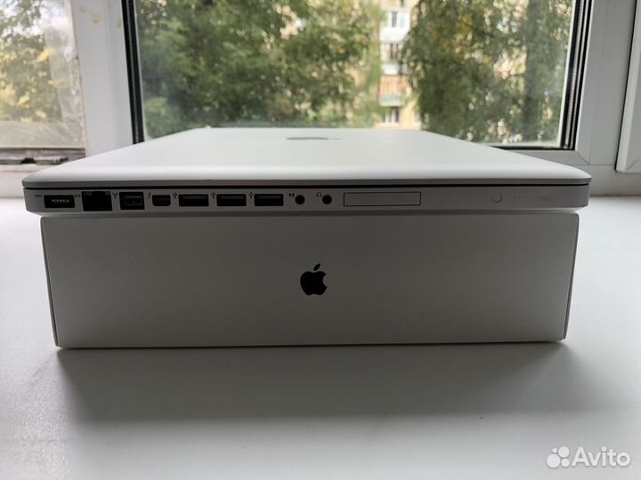 Apple MacBook Pro 17 Late 2011