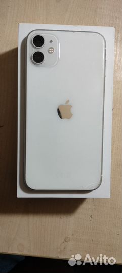 iPhone 11, 64 ГБ
