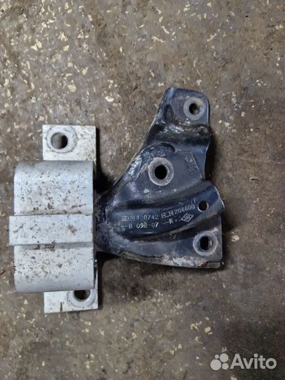 Подушка двигателя renault logan 2007