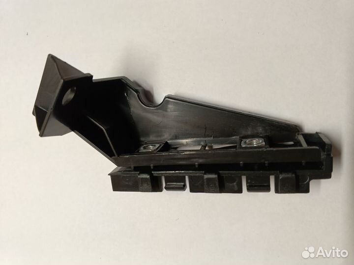 Кронштейн переднего бампера правый chery tiggo 2