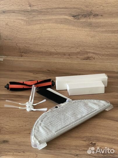 Робот-пылесос Xiaomi Mi Robot Vacuum-Mop Essential