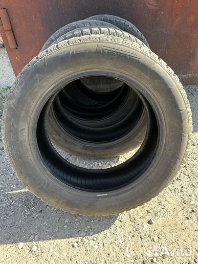 Pirelli Ice Zero 215/55 R17