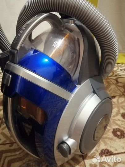 Пылесос LG VK89383HU Компрессор