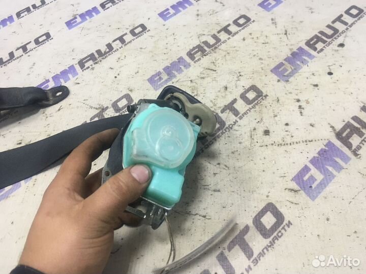 Ремень безопасности задний левый Ниссан Ноут Е11