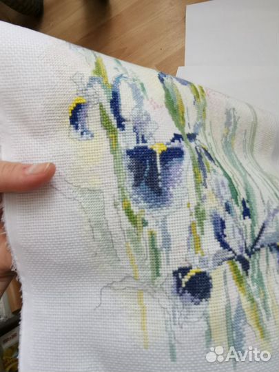 Вышивка ирисы