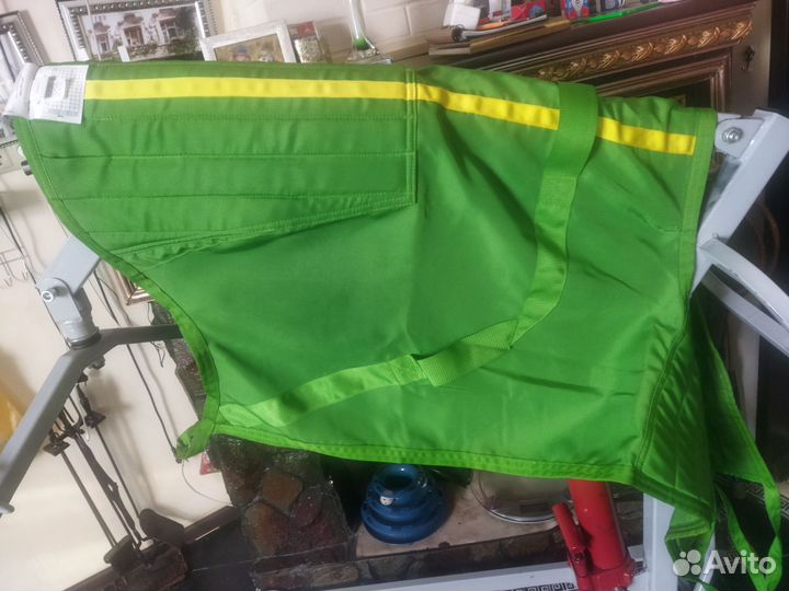 Гидравлический подъёмник для инвалидов с люлькой