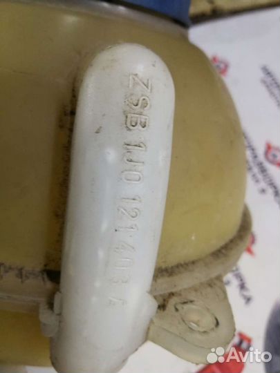 Бачок расширительный Volkswagen Golf MK4 1.6 AKL