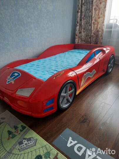 Кровать машина