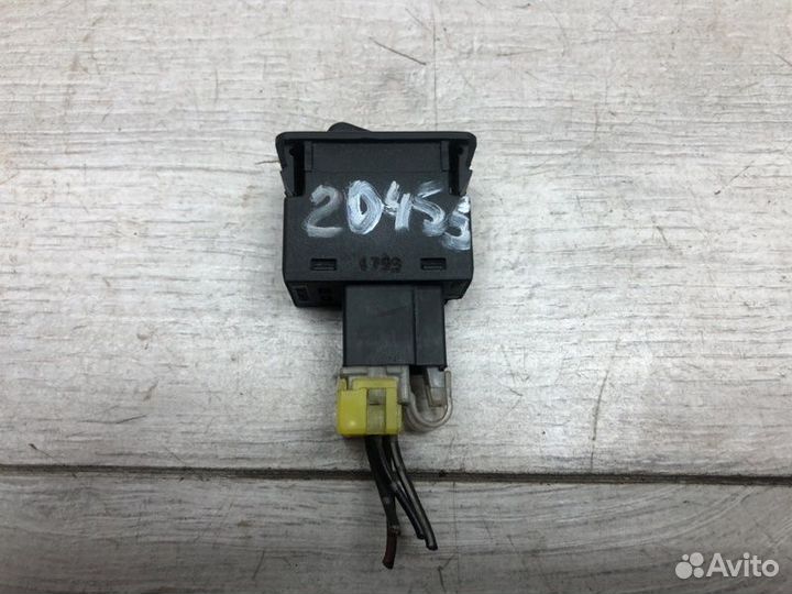 Кнопка обогрева сидений Nissan Terrano внедорожник