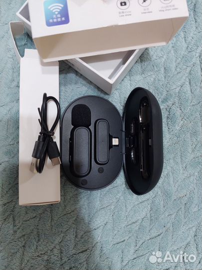 Беспроводной петличный микрофон