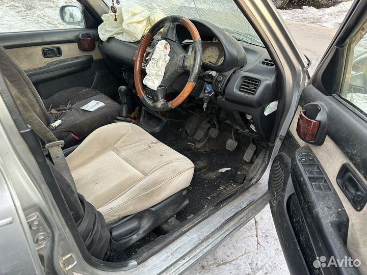 Nissan March K11 разбор по запчастям