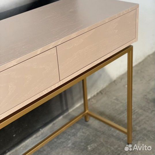 Консоль с ящиками