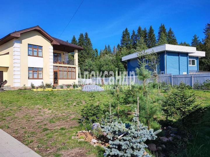 Дом 274 м² на участке 13 сот.