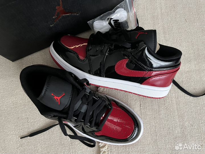 Кроссовки nike air jordan 1 low bred retro