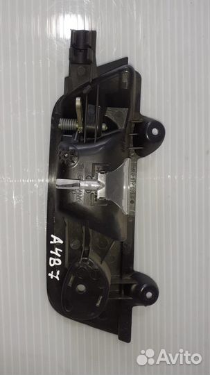 Ручка двери задняя правая внутренняя Ауди А4 В7