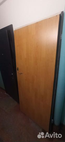 Металлическая дверь бу 85 на 195