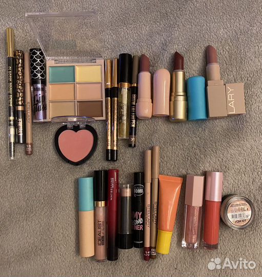 Набор косметики пакетом