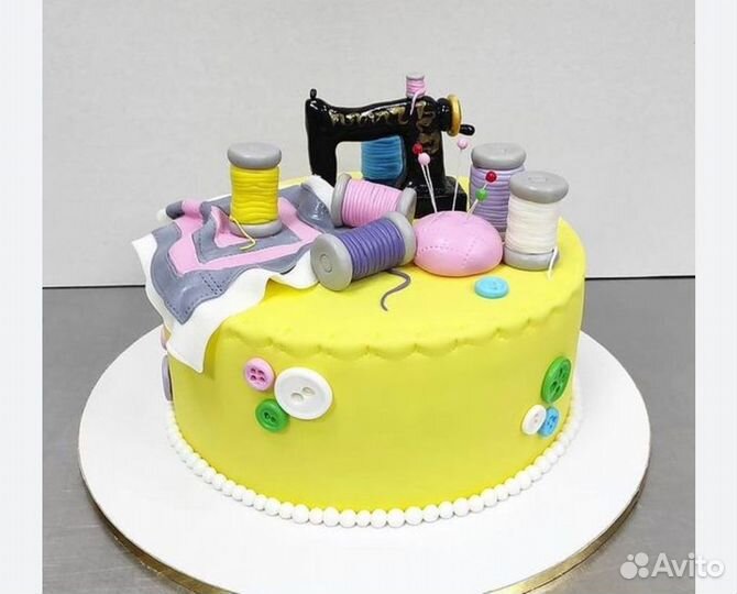 Швея подшив брюк и штор