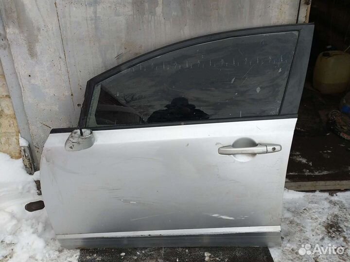 Передняя левая дверь honda civic 4D