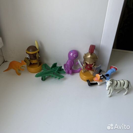 Игрушки из Kinder Surprise