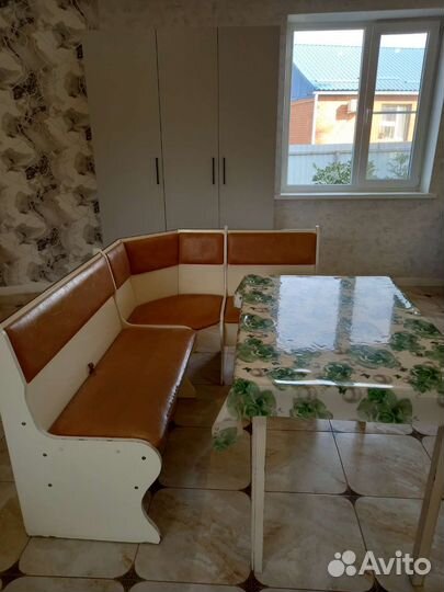 Кухонный уголок со столом бу