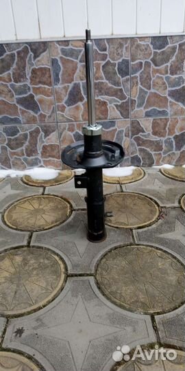 Амортизаторы передние Лада веста