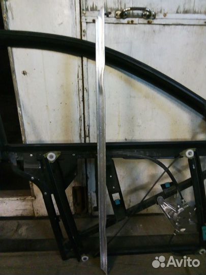 Усилитель правой передней двери