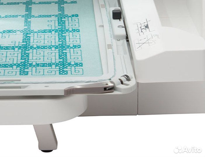 Вышивальная машина Janome MC550E