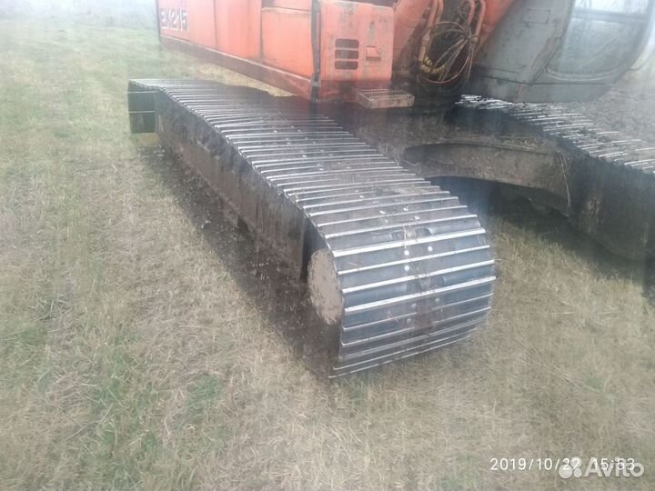 Гусеничный экскаватор. Аренда