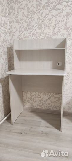 Стол маленький компьютерный/рабочий