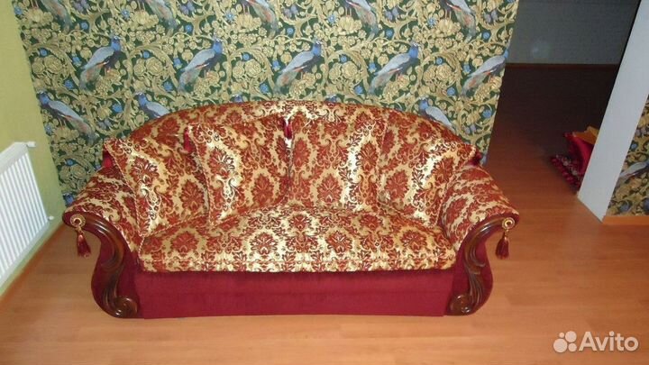 Перетяжка и замена обивки диванов из шеннила