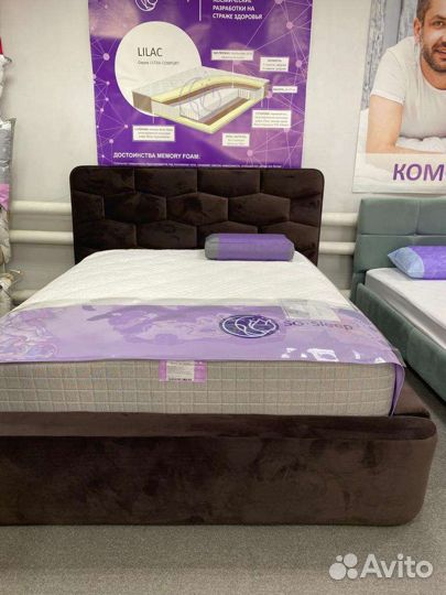 Кровать