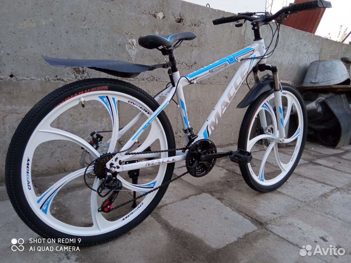 Велосипед на литых дисках