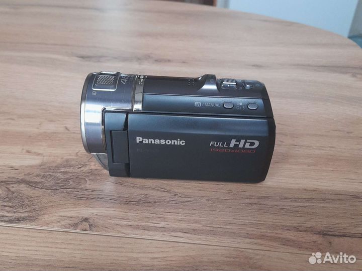 Видеокамера Panasonic HC-V700
