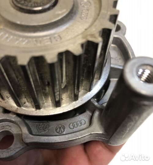 Помпа насос водяной VAG 1.8-2.0, 1.8Т