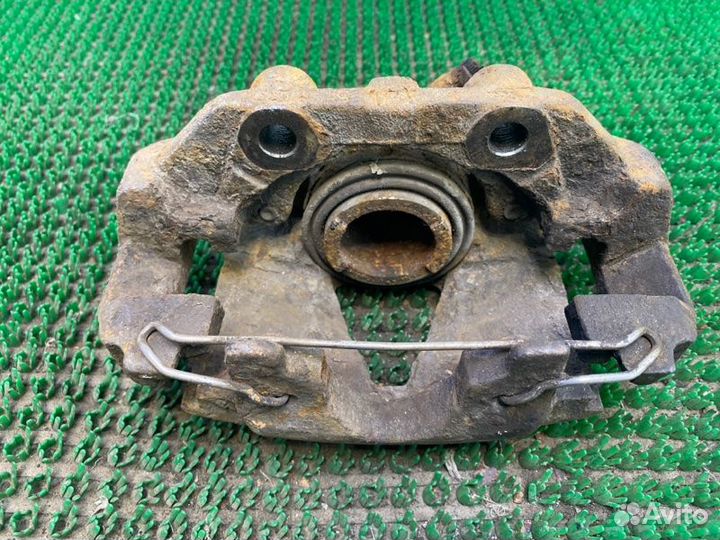 Суппорт передний правый Opel Vectra B X17DT 1996