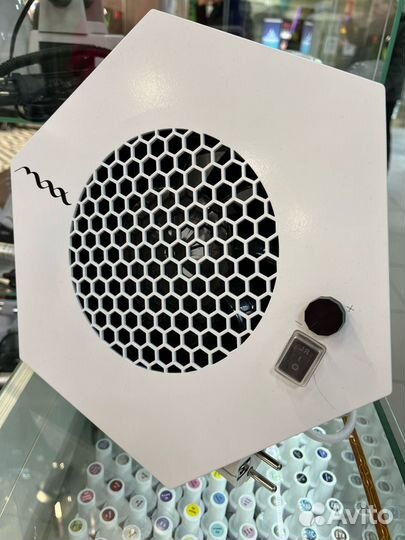 Пылесос для маникюра встроенный