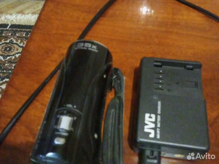 Цифровая видеокамера JVC