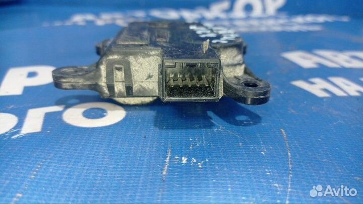 Моторчик заслонок отопителя Hyundai Solaris 1