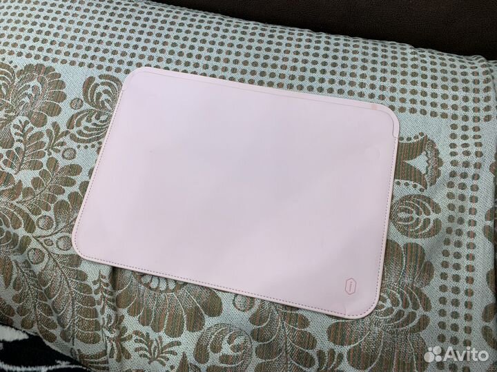 Сумки и чехлы для MacBook