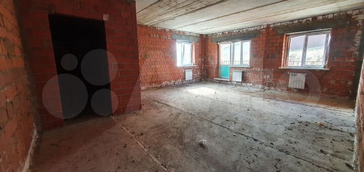 1-к. квартира, 52 м², 1/3 эт.