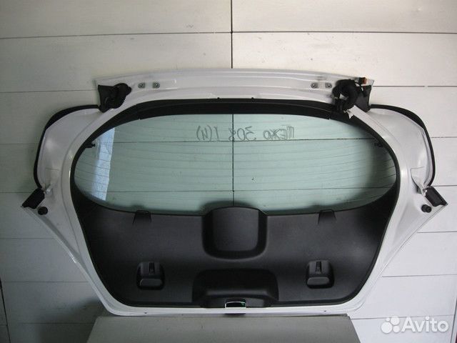 Дверь багажника со стеклом Пежо 308