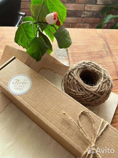 Свиток в старинном стиле с сургучной печатью