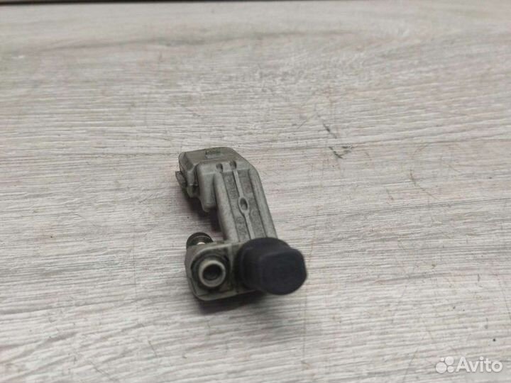 Датчик положения коленвала Volkswagen