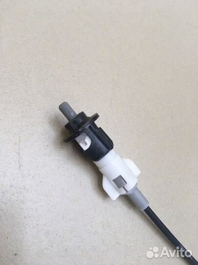 Трос лючка бака Land Cruiser Prado 150