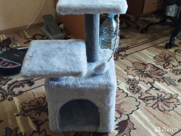 Домик для кошки с когтеточкой новый