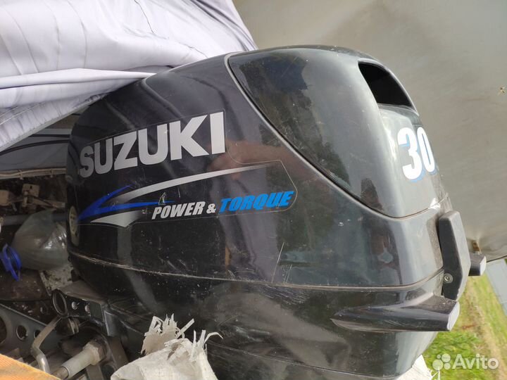 Лодка моторная